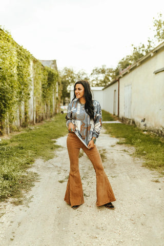 2Fly Women’s Tackroom Talks Long Sleeve Graphic Top – Cozy Lined Western Style - Cowboy Swagger2Fly Women’s Tackroom Talks Long Sleeve Graphic Top – Cozy Lined Western Style