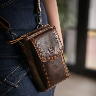 STS Ranchwear Bandera leather crossbody wallet with whipstitch detail