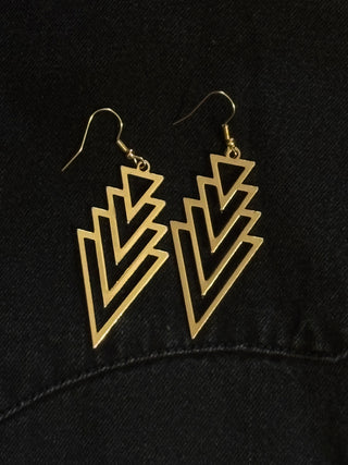 Blazin Roxx Gold Geometric Triangle Earrings – women’s Western fashion jewelry with lightweight gold triangle design and French hook 