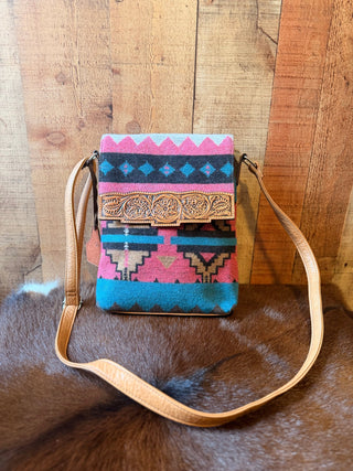 Angel Ranch Conceal Carry Ppnk Woven Blanket Crossbody Purse - Cowboy SwaggerAngel Ranch Conceal Carry Ppnk Woven Blanket Crossbody Purse