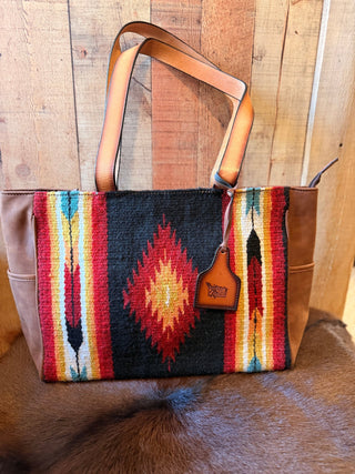Angel Ranch Large Conceal Carry Shoulder Bag – Red Western Blanket & Leather | Style D330008597 - Cowboy SwaggerAngel Ranch Large Conceal Carry Shoulder Bag – Red Western Blanket & Leather | Style D330008597