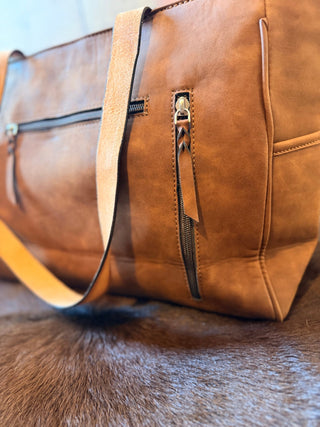 Angel Ranch Large Conceal Carry Shoulder Bag – Red Western Blanket & Leather | Style D330008597 - Cowboy SwaggerAngel Ranch Large Conceal Carry Shoulder Bag – Red Western Blanket & Leather | Style D330008597