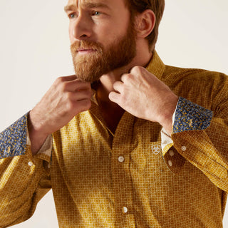 Ariat Mens Wrinkle Free Kellen Classic Fit Serpant Green Print Shirt - Cowboy SwaggerAriat Mens Wrinkle Free Kellen Classic Fit Serpant Green Print Shirt