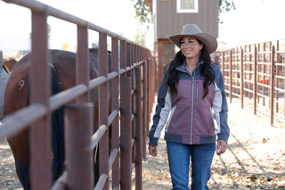 Cinch Women’s Dusty Rose and Grey Bonded Hoodie Jacket – Softshell Western Outerwear - Cowboy SwaggerCinch Women’s Dusty Rose and Grey Bonded Hoodie Jacket – Softshell Western Outerwear