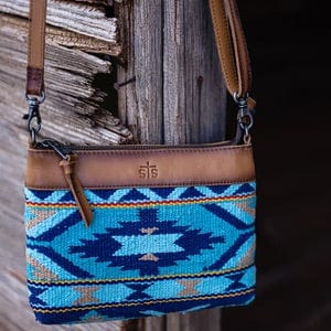 Mojave Sky Grace Crossbody – Serape & Leather Western Chic - Cowboy SwaggerMojave Sky Grace Crossbody – Serape & Leather Western Chic