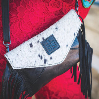STS Cowhide Envelope Crossbody Black - Cowboy SwaggerSTS Cowhide Envelope Crossbody Black