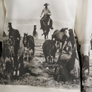 Wrangler Women’s Western Desert Scene Crewneck Sweatshirt – White - Cowboy SwaggerWrangler Women’s Western Desert Scene Crewneck Sweatshirt – WhiteShirts & Tops